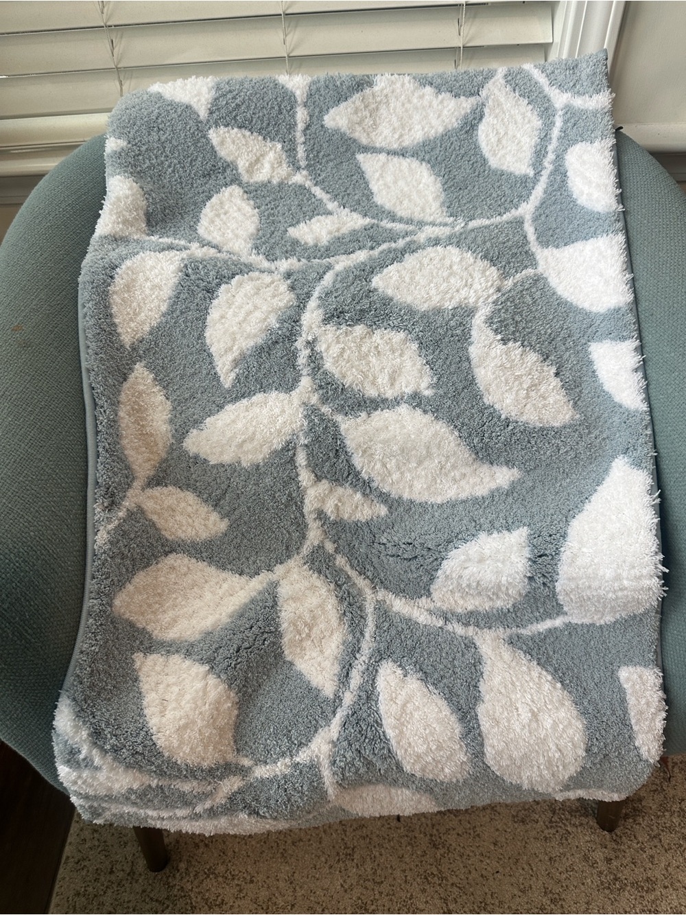 The Farmhouse by Rachel Ashwell Leaf Pattern Plush Rug